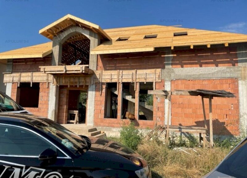 Vila la rosu  Domnesti Ciutaci.