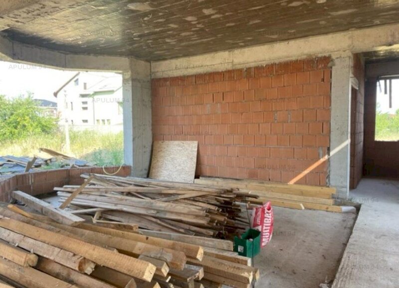 Vila la rosu  Domnesti Ciutaci.