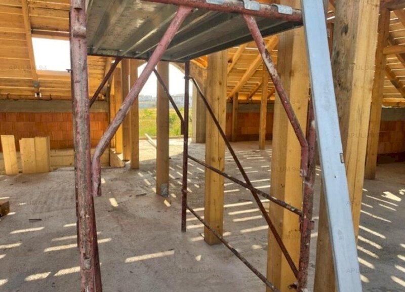 Vila la rosu  Domnesti Ciutaci.